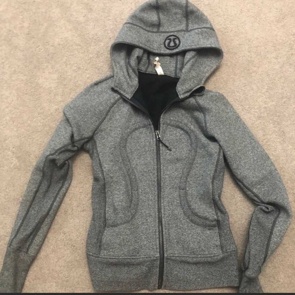 Lululemon 🍋 scuba hoodie size 6 gray
